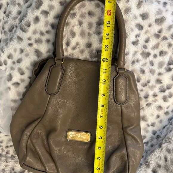 Marc Jacobs Q Fran Puma Taupe Italian Leather LG Shoulder Tote Bag - Picture 11 of 14